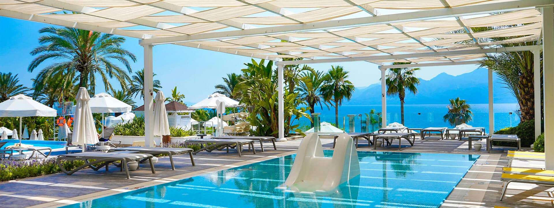 akra-hotels-cocuk-havuzu-slider